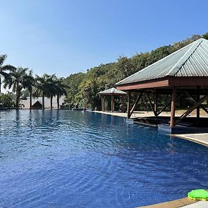 Aveda Suites At Aamby Valley City