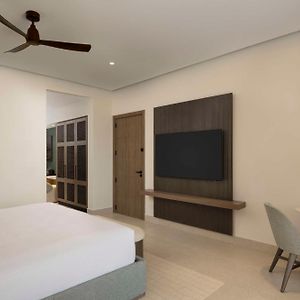 King Room Club Azure Plunge Pool Tropical View